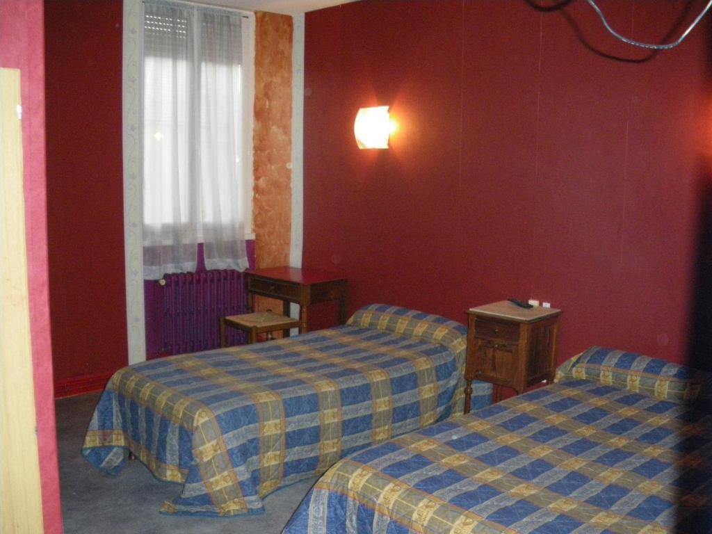 Hotel Restaurant Du Lion D'Or Château-Chinon Δωμάτιο φωτογραφία